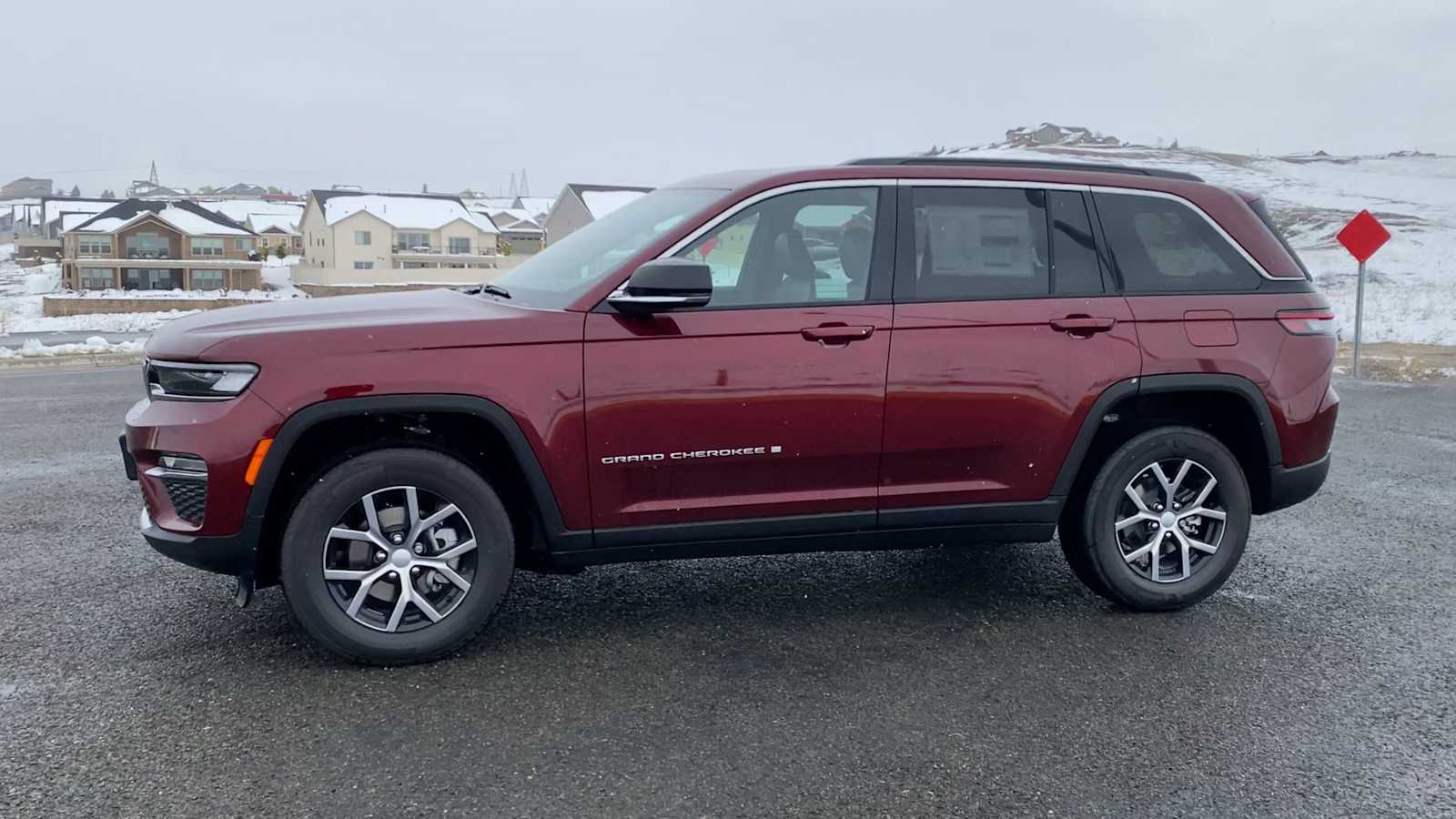 Thumbnail: 2025 Jeep Grand Cherokee - 5