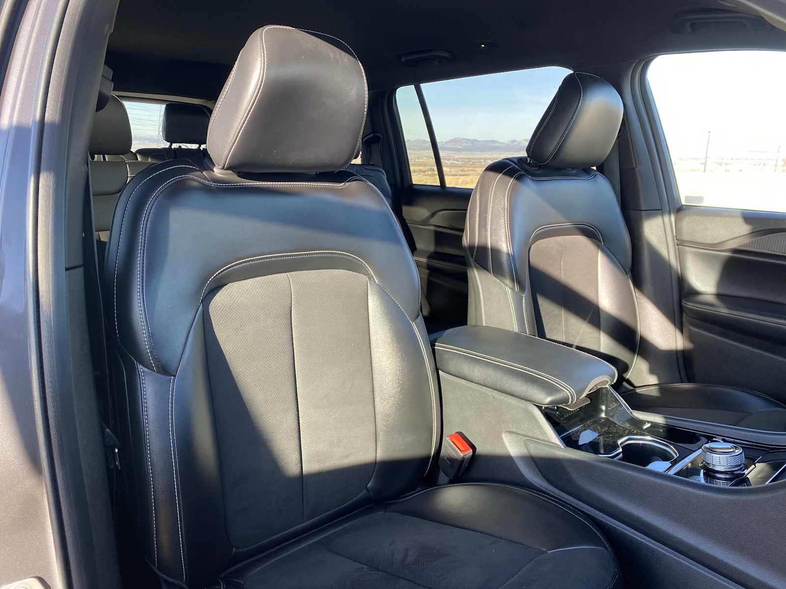 Thumbnail: 2023 Jeep Grand Cherokee - 18