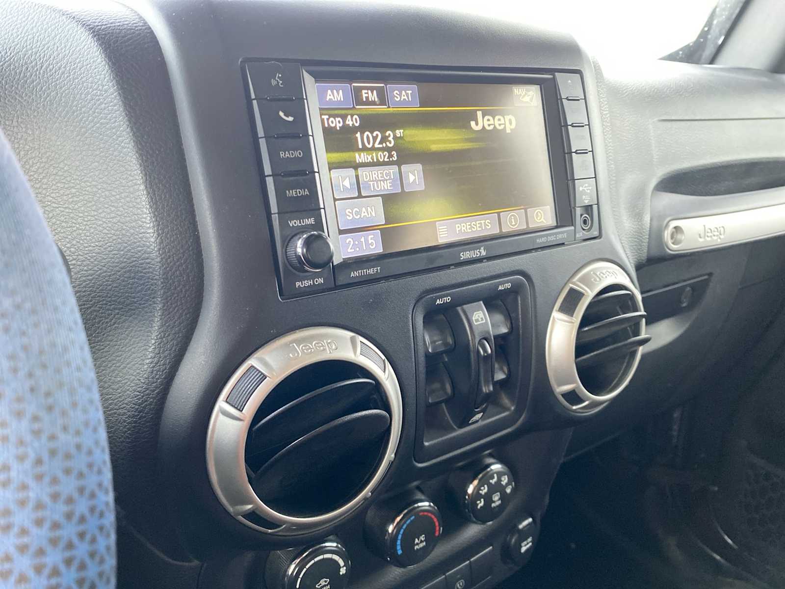 Thumbnail: 2017 Jeep Wrangler - 18