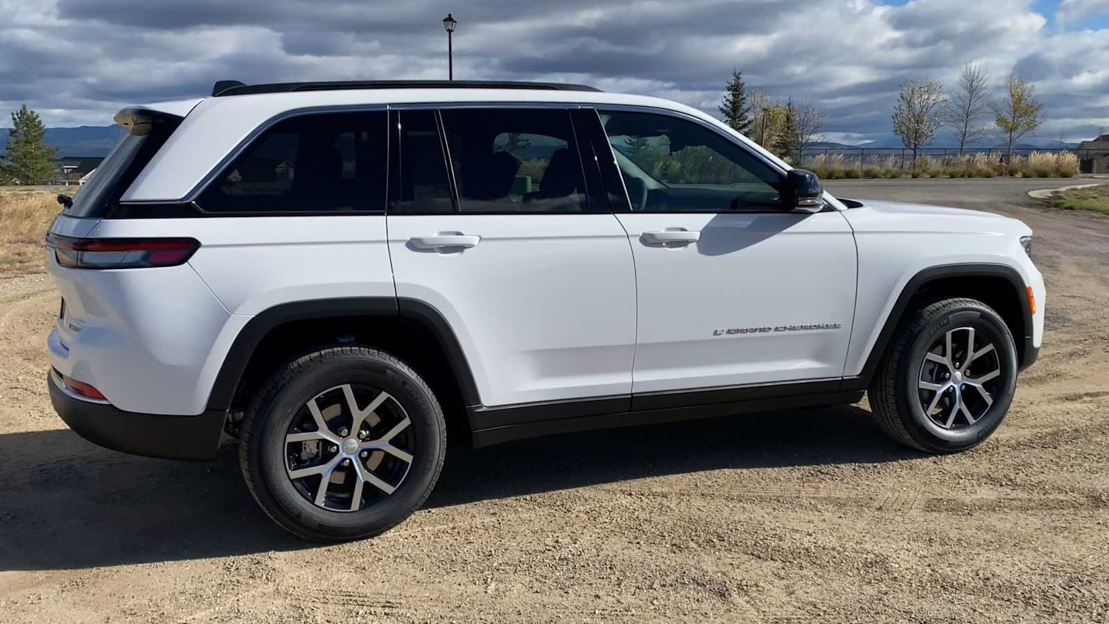 Thumbnail: 2025 Jeep Grand Cherokee - 9