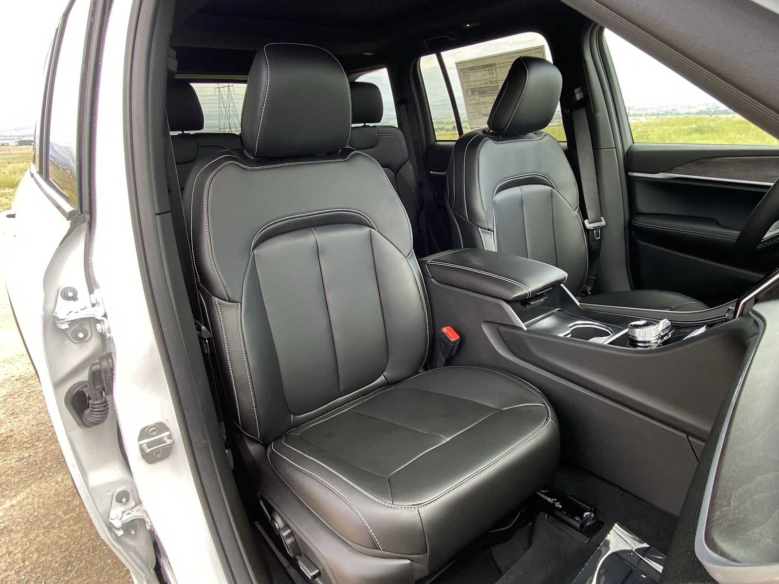 Thumbnail: 2025 Jeep Grand Cherokee - 17