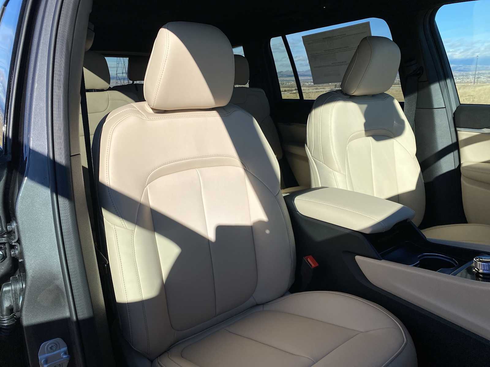 Thumbnail: 2025 Jeep Grand Cherokee - 18