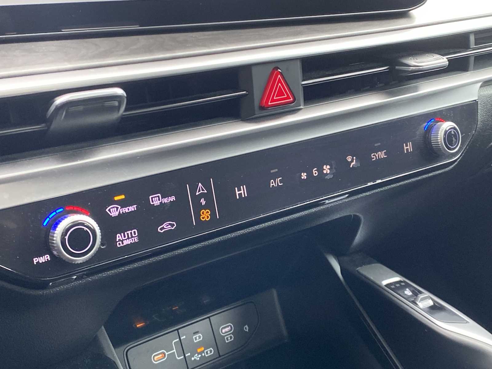 Thumbnail: 2024 Kia Sorento - 27