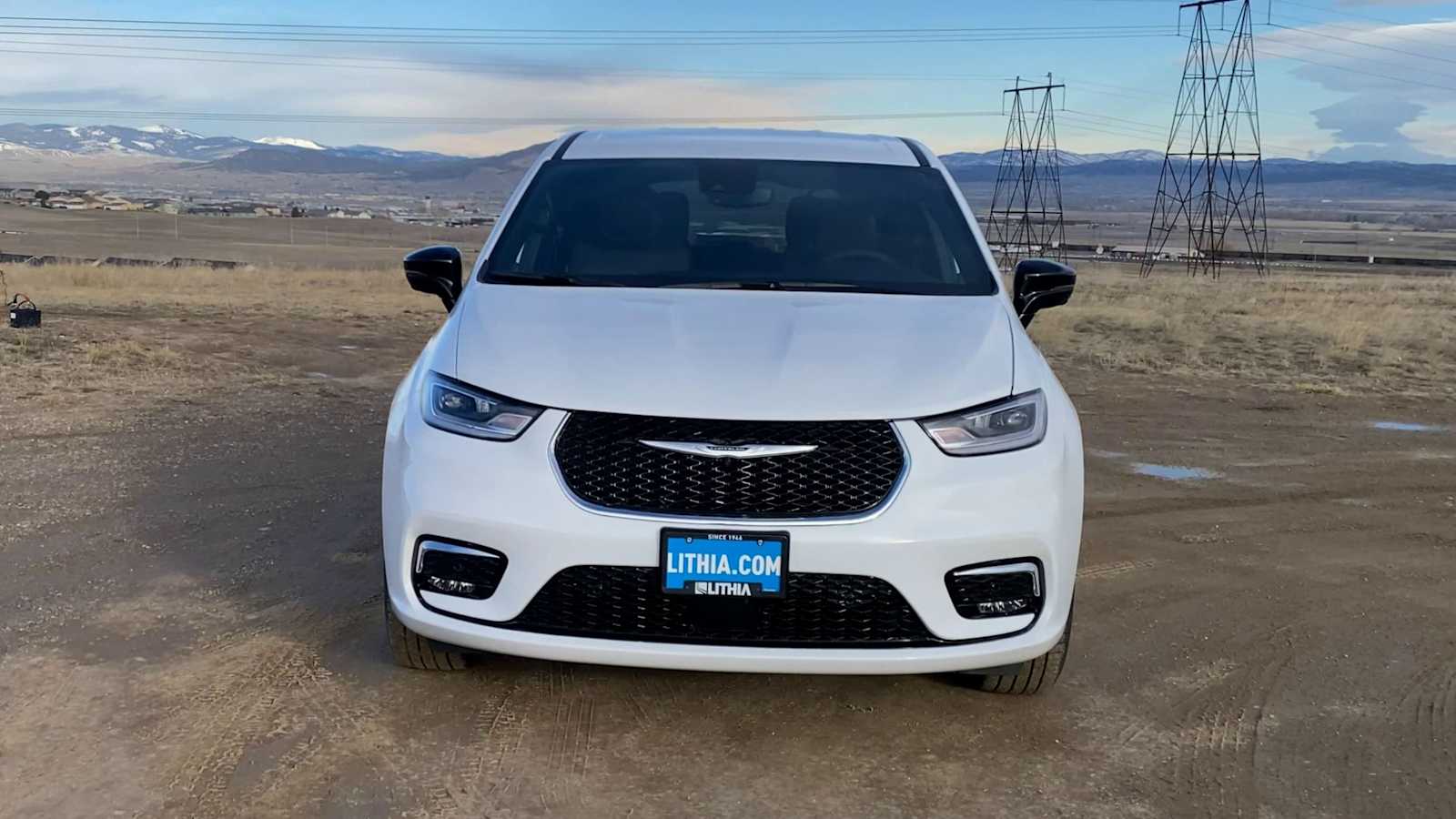 Thumbnail: 2026 Chrysler Pacifica - 3