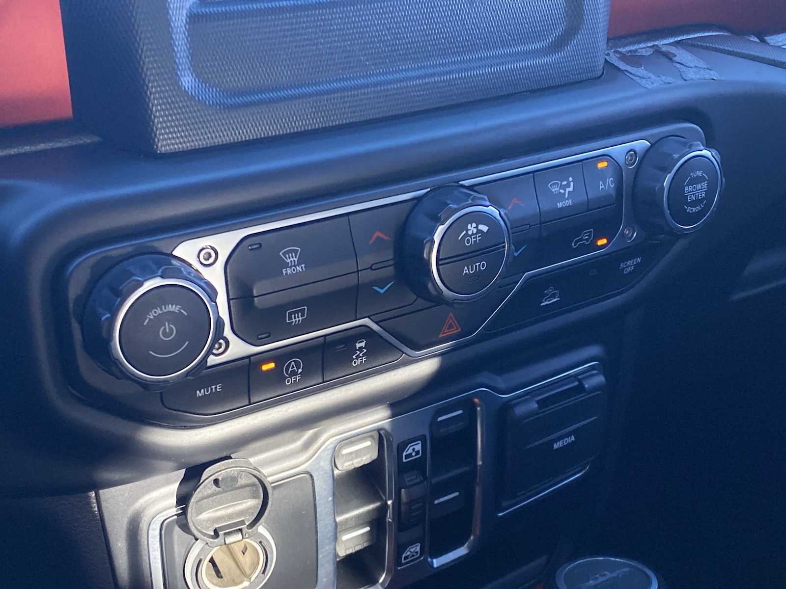 Thumbnail: 2020 Jeep Gladiator - 27