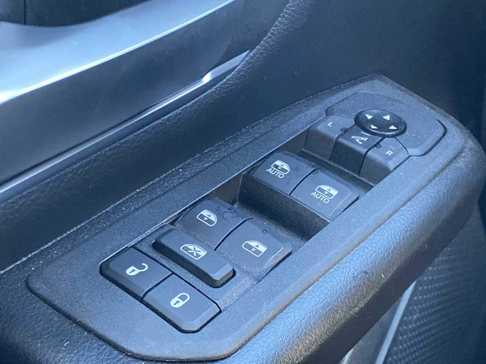 Thumbnail: 2025 RAM 1500 - 18