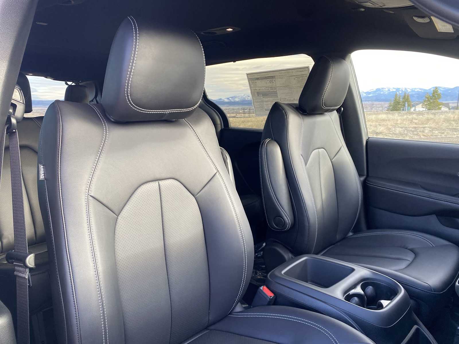 Thumbnail: 2026 Chrysler Pacifica - 18