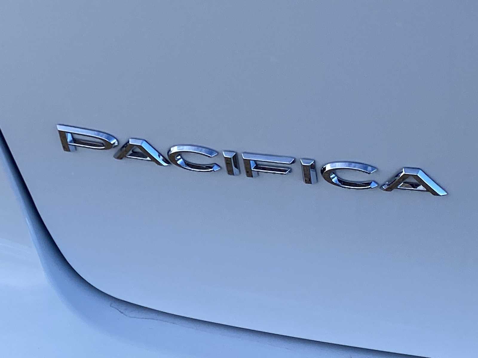 Thumbnail: 2026 Chrysler Pacifica - 15