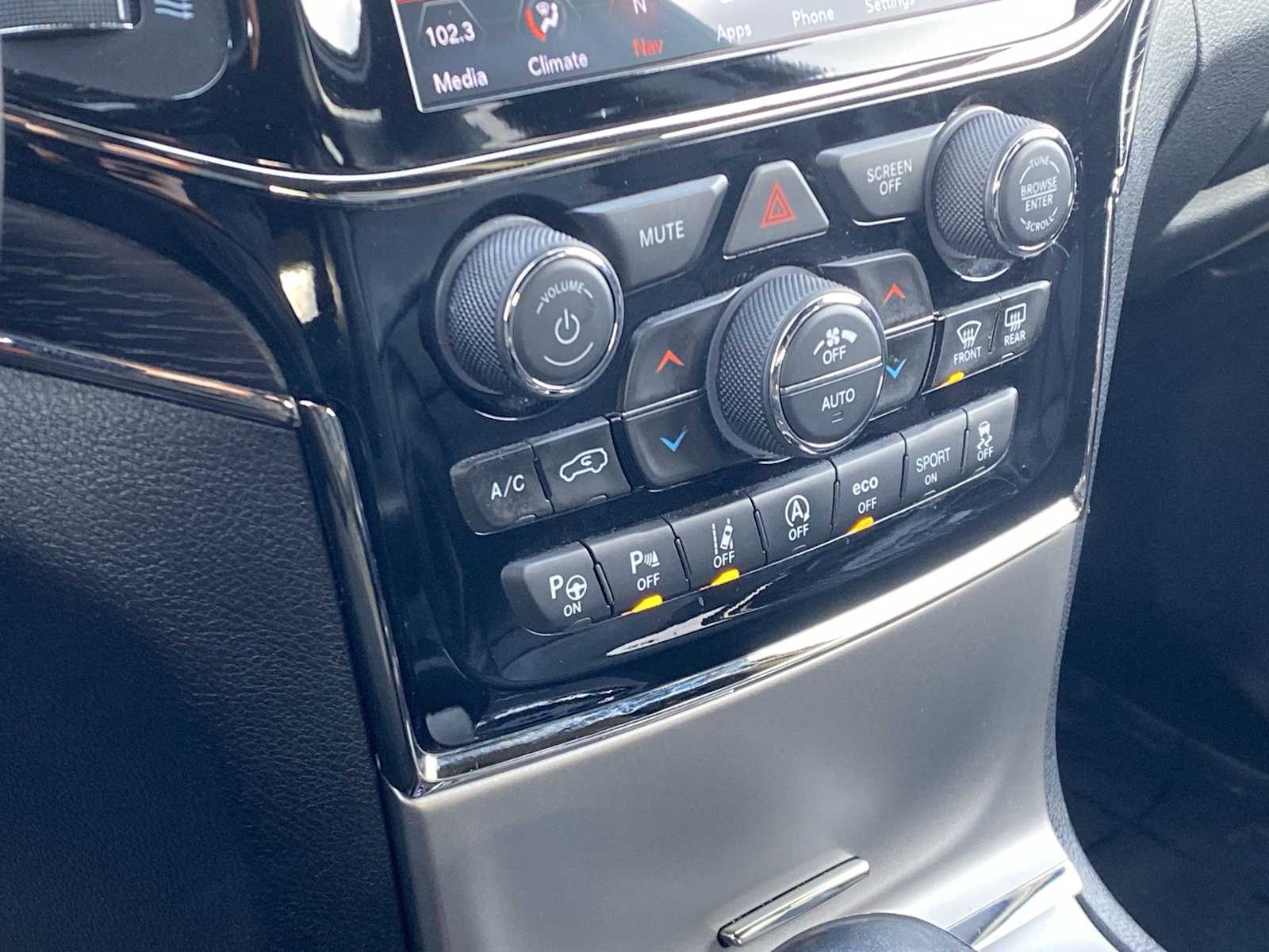 Thumbnail: 2020 Jeep Grand Cherokee - 27