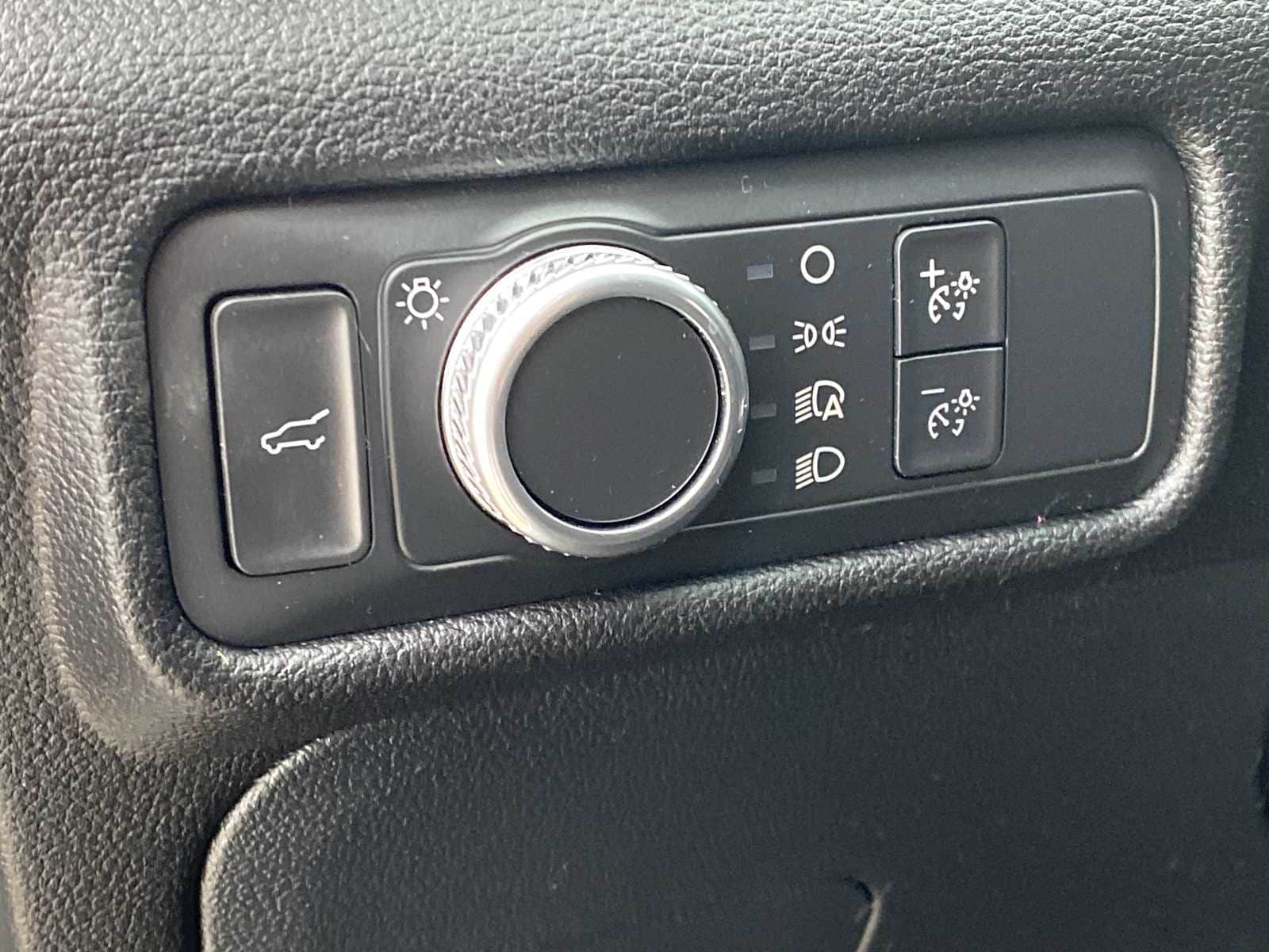 Thumbnail: 2022 Ford Explorer - 20