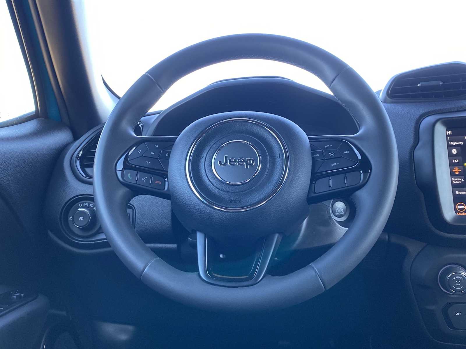 Thumbnail: 2022 Jeep Renegade - 29