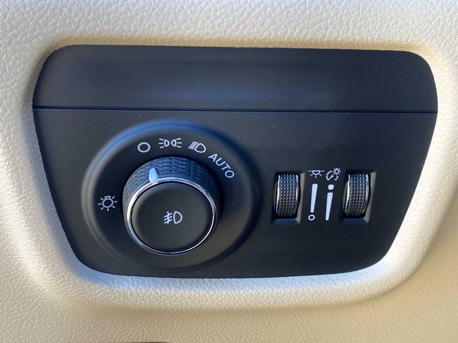 Thumbnail: 2024 Jeep Grand Cherokee L - 21