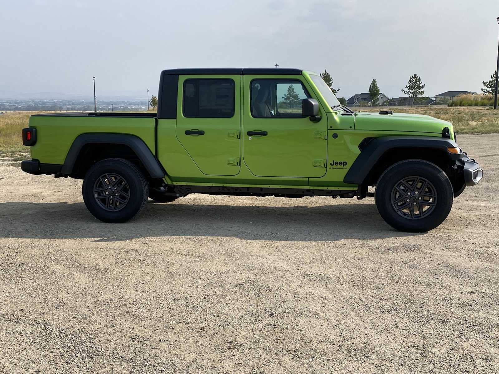Thumbnail: 2025 Jeep Gladiator - 21