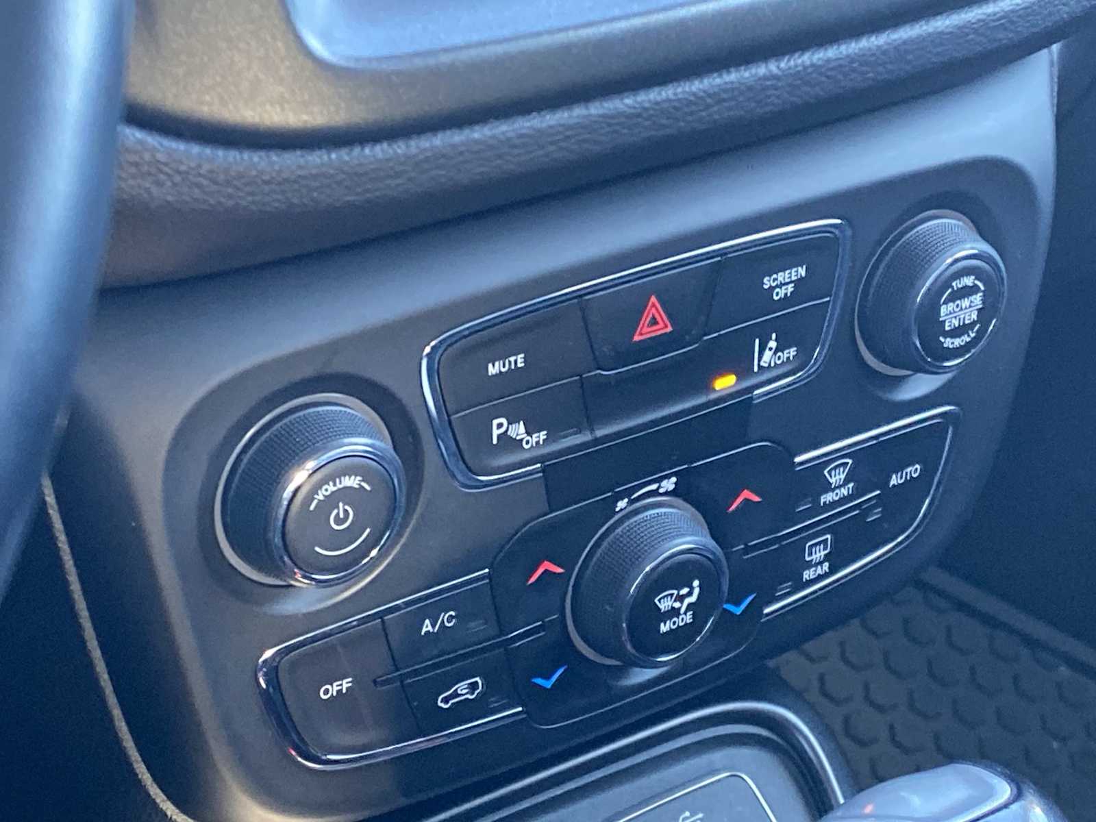 Thumbnail: 2018 Jeep Compass - 24