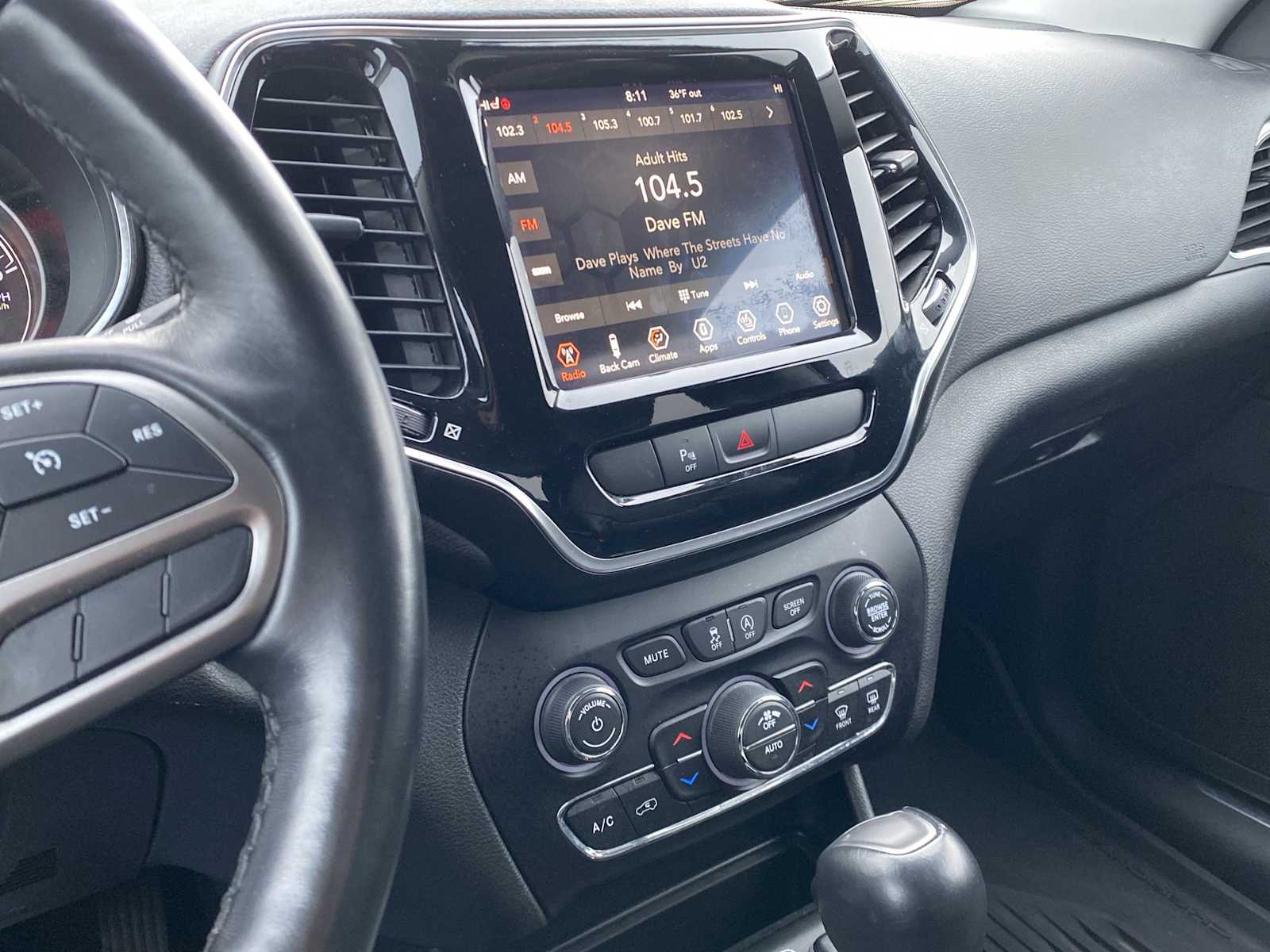 Thumbnail: 2019 Jeep Cherokee - 23