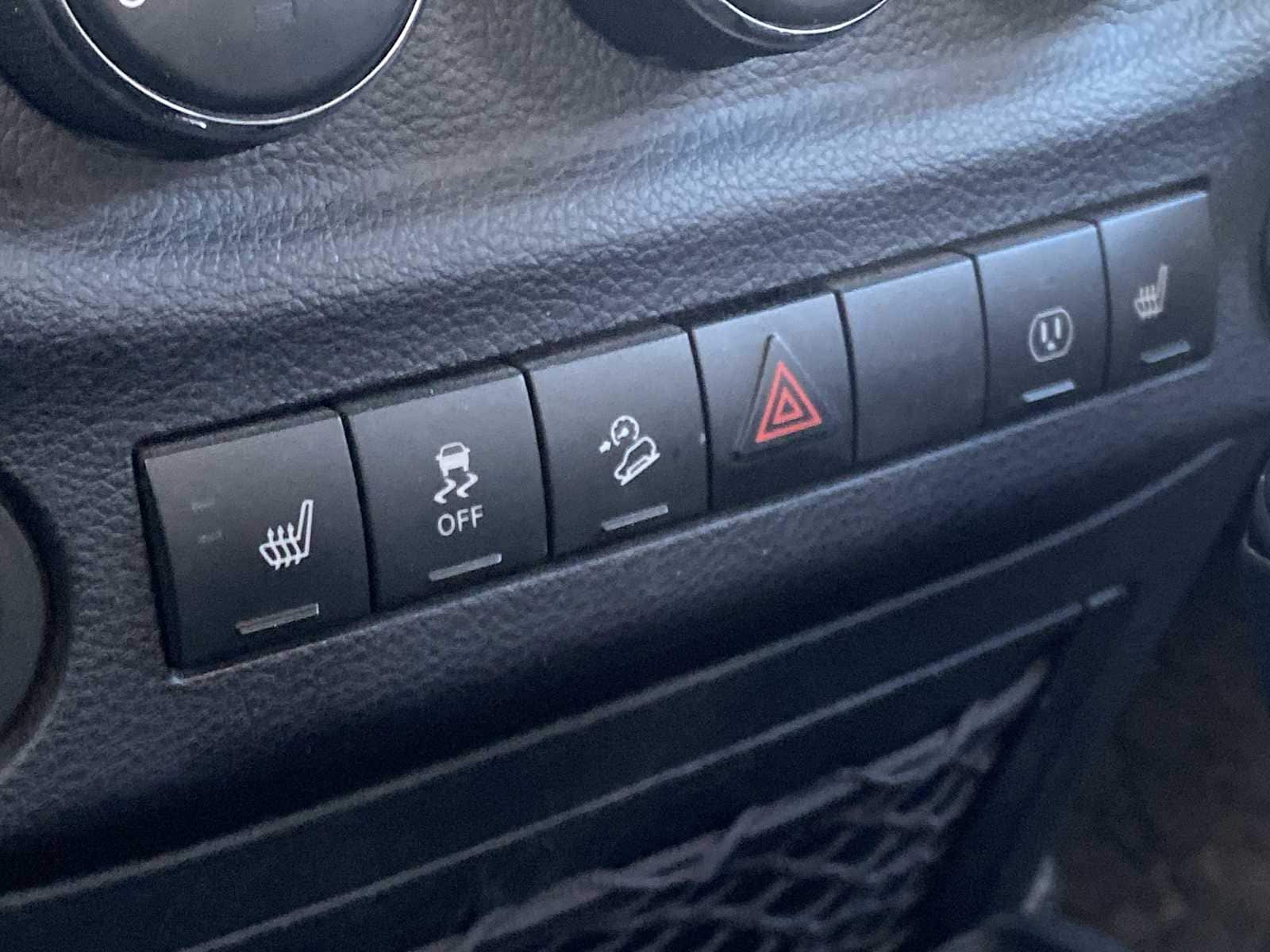 Thumbnail: 2016 Jeep Wrangler - 21