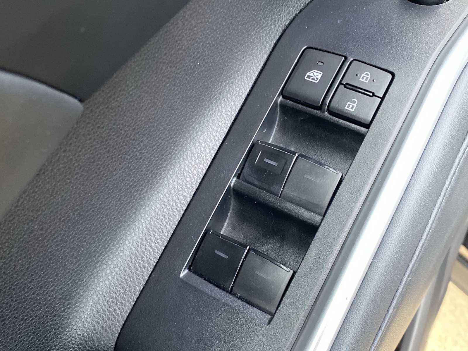 Thumbnail: 2022 Toyota Highlander - 20