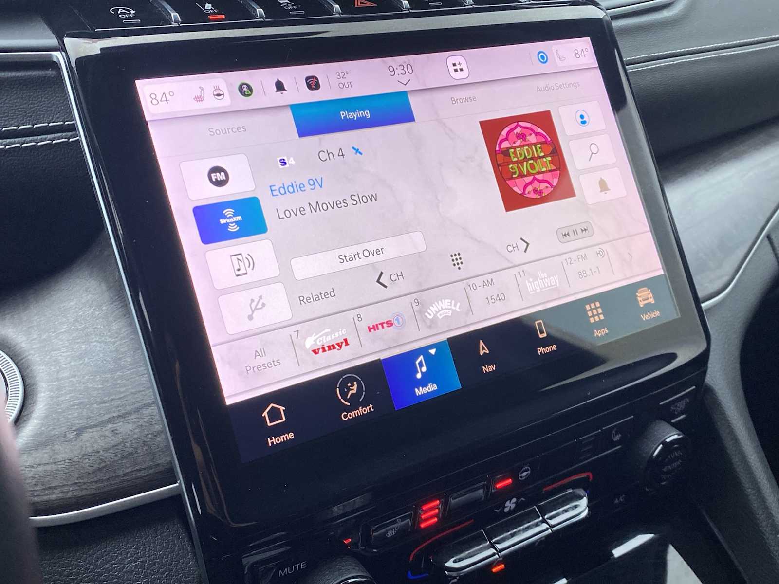 Thumbnail: 2022 Jeep Grand Cherokee - 31