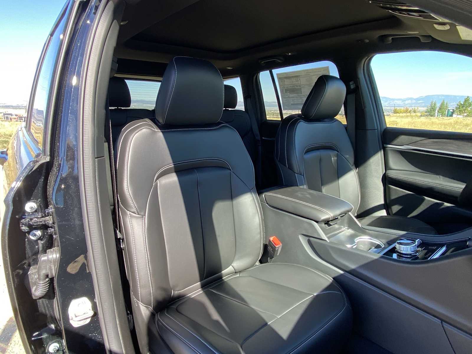 Thumbnail: 2025 Jeep Grand Cherokee - 18