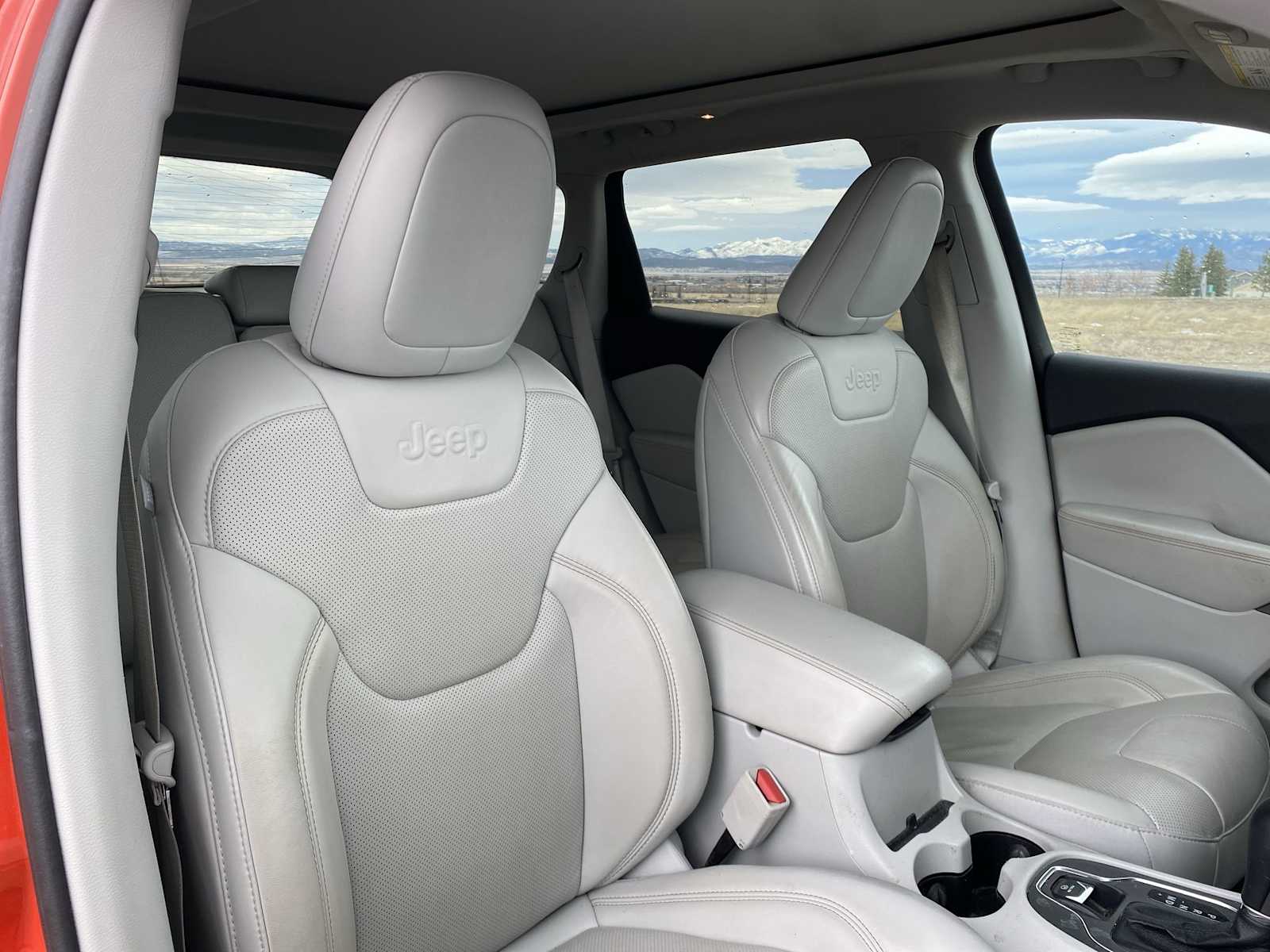 Thumbnail: 2021 Jeep Cherokee - 17