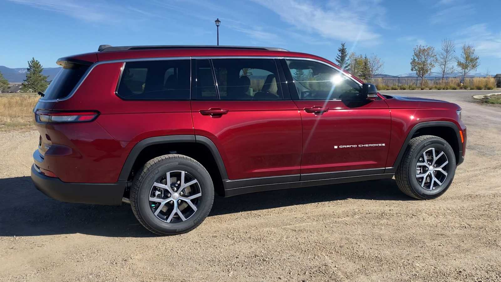 Thumbnail: 2025 Jeep Grand Cherokee - 9