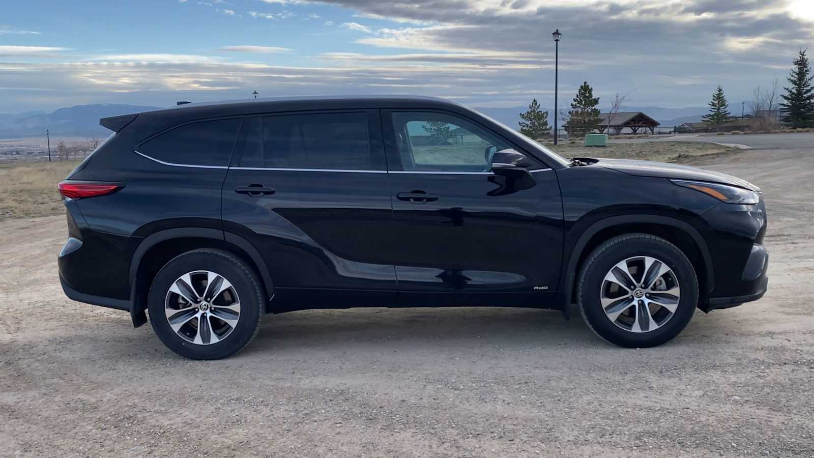 Thumbnail: 2022 Toyota Highlander - 9