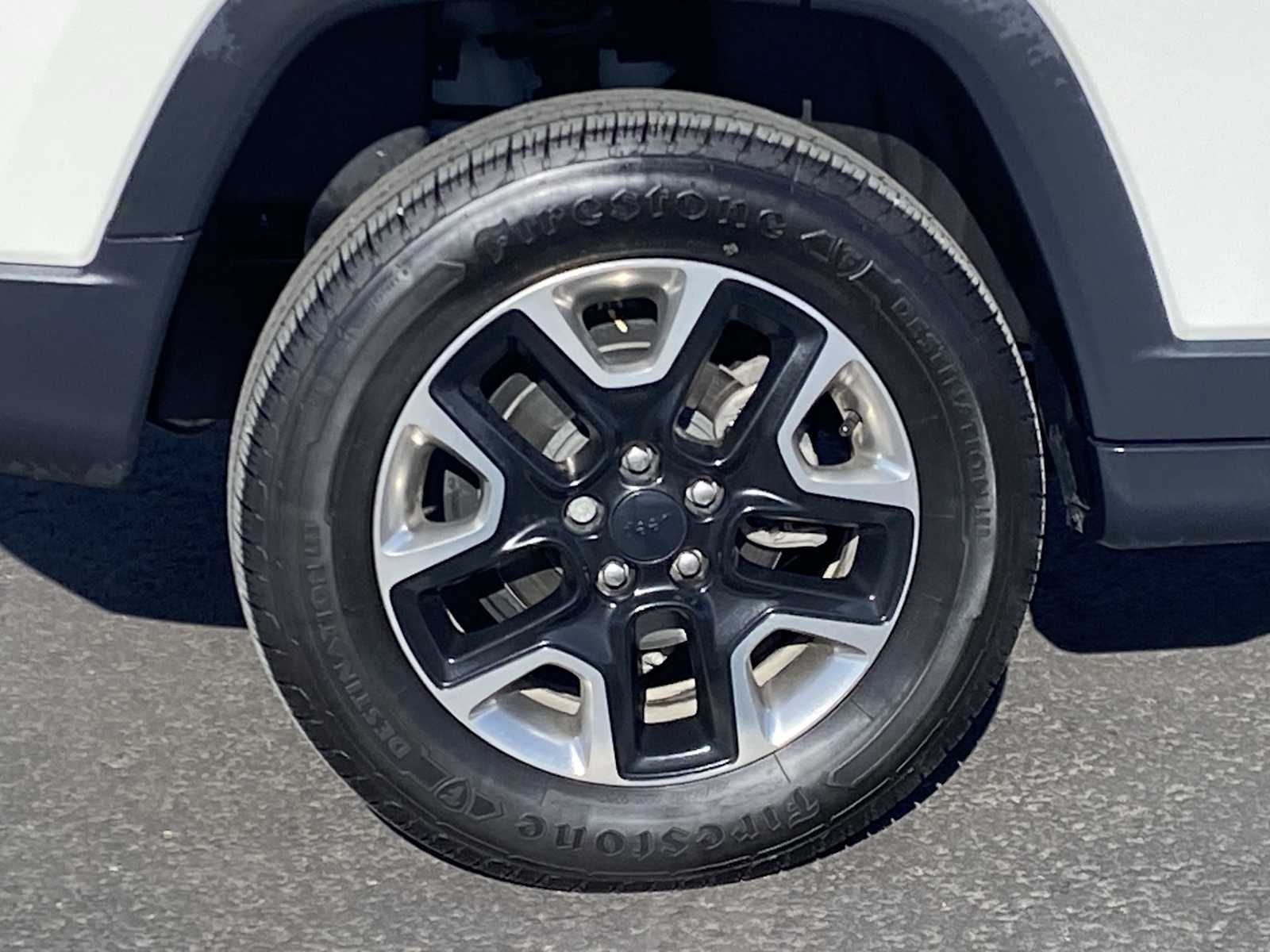 Thumbnail: 2018 Jeep Compass - 38