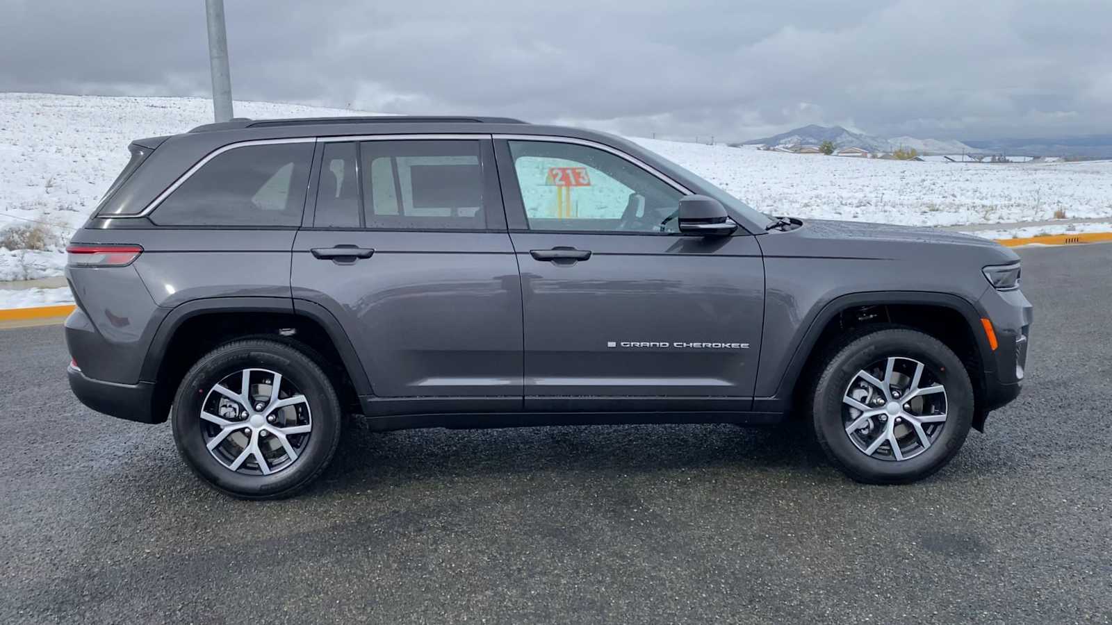 Thumbnail: 2025 Jeep Grand Cherokee - 9