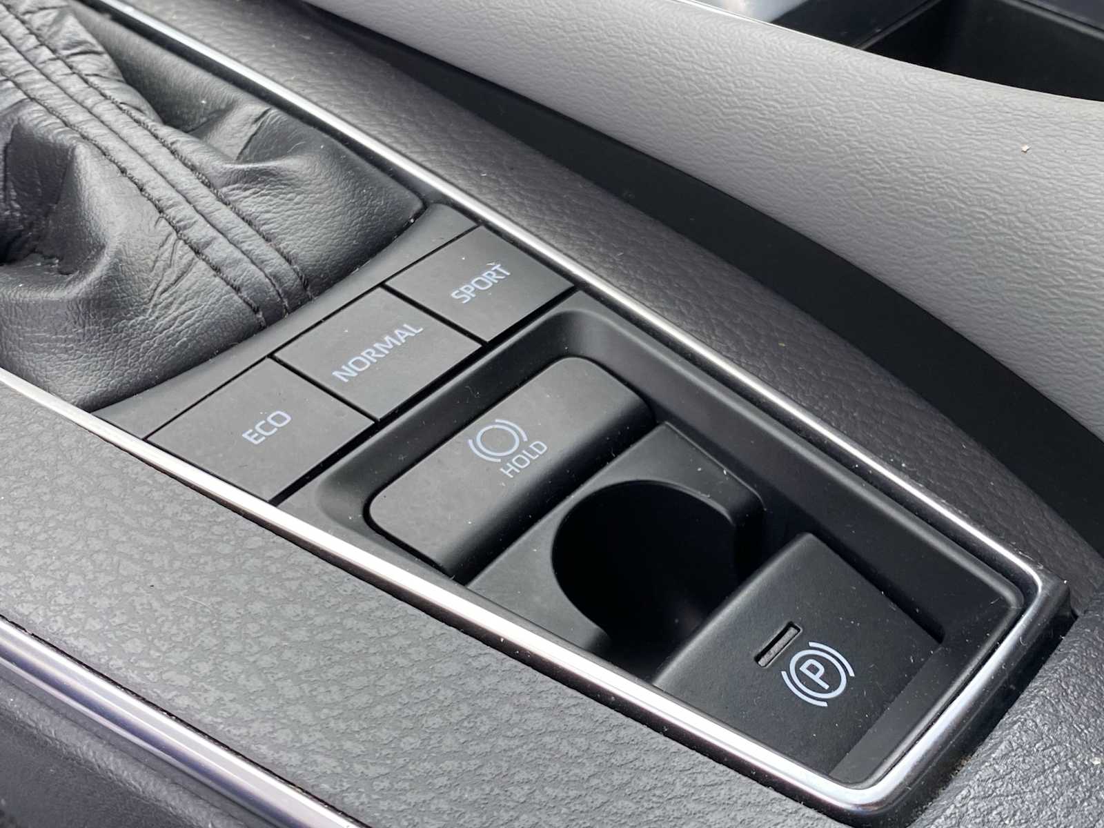 Thumbnail: 2019 Toyota Avalon - 26