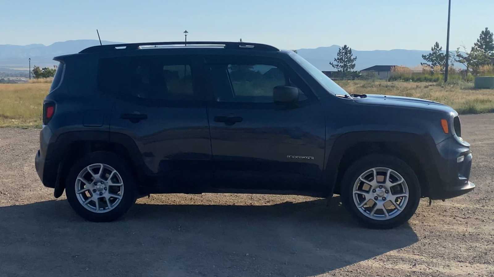 Thumbnail: 2020 Jeep Renegade - 9