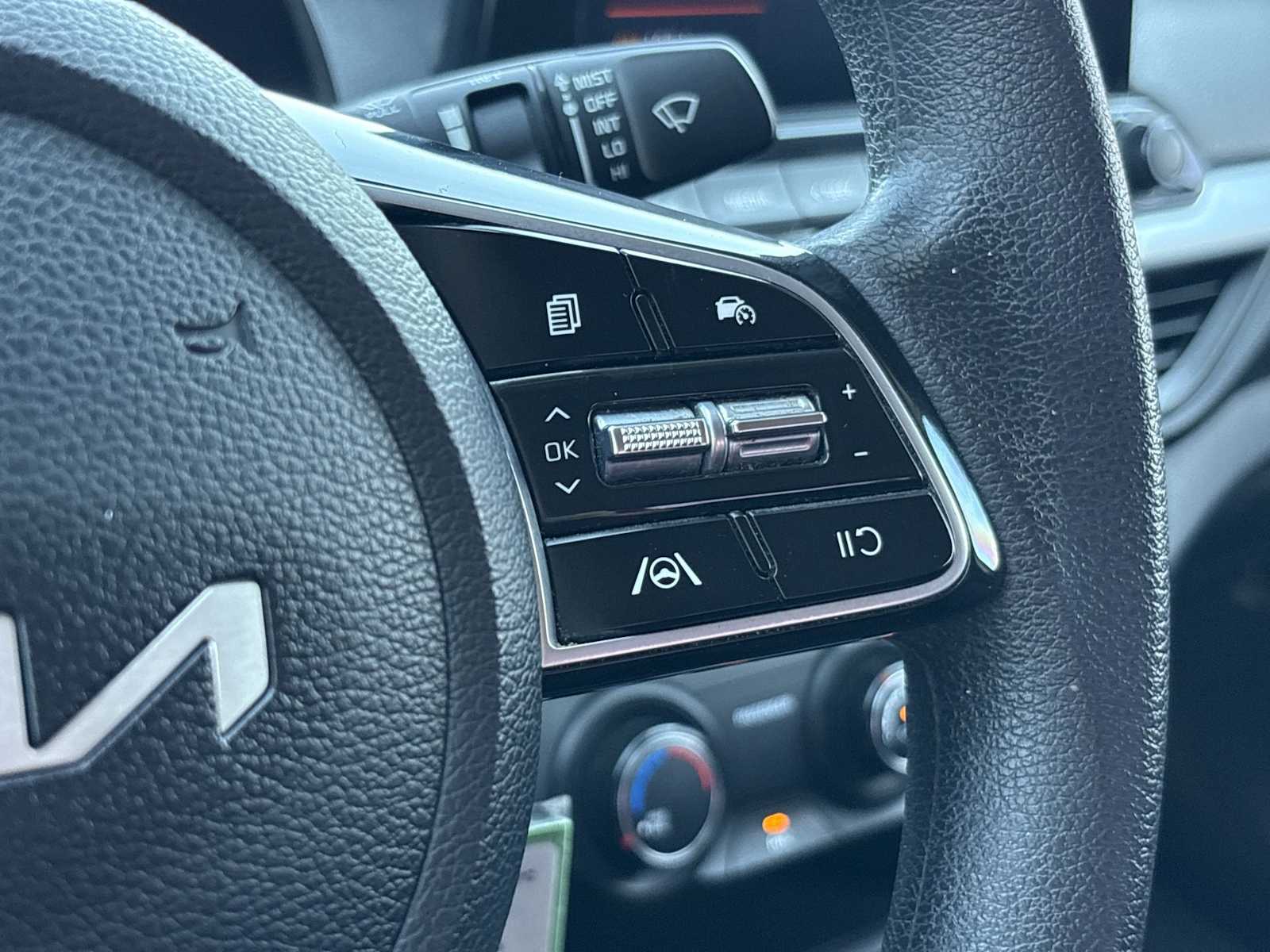 2023 Kia Forte LXS - Photo 31