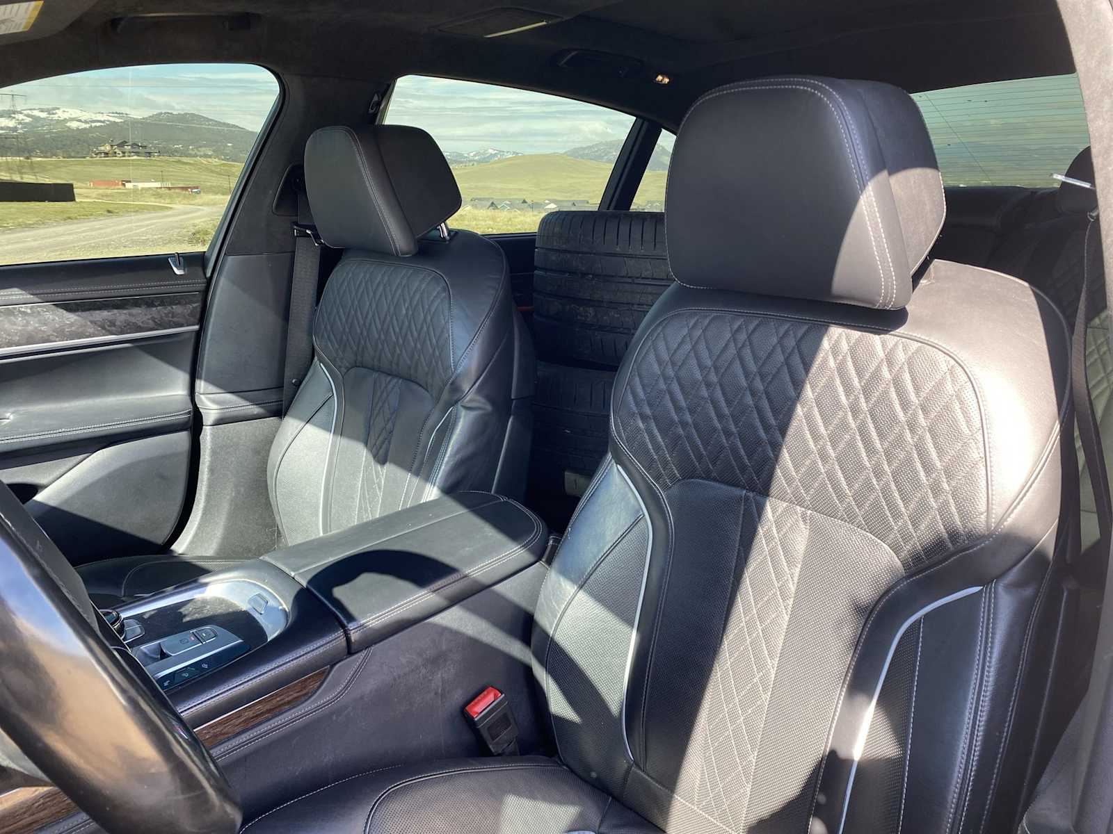 Thumbnail: 2021 BMW 7 Series - 19