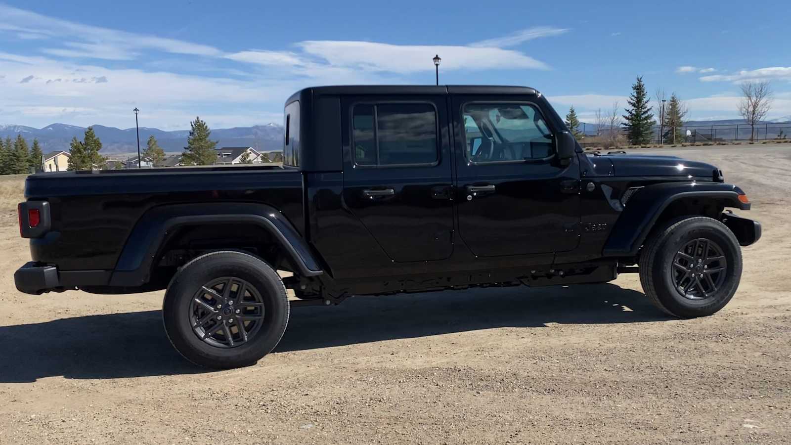 Thumbnail: 2026 Jeep Gladiator - 2