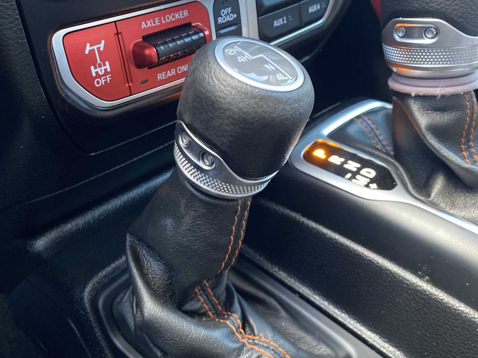 Thumbnail: 2021 Jeep Gladiator - 25