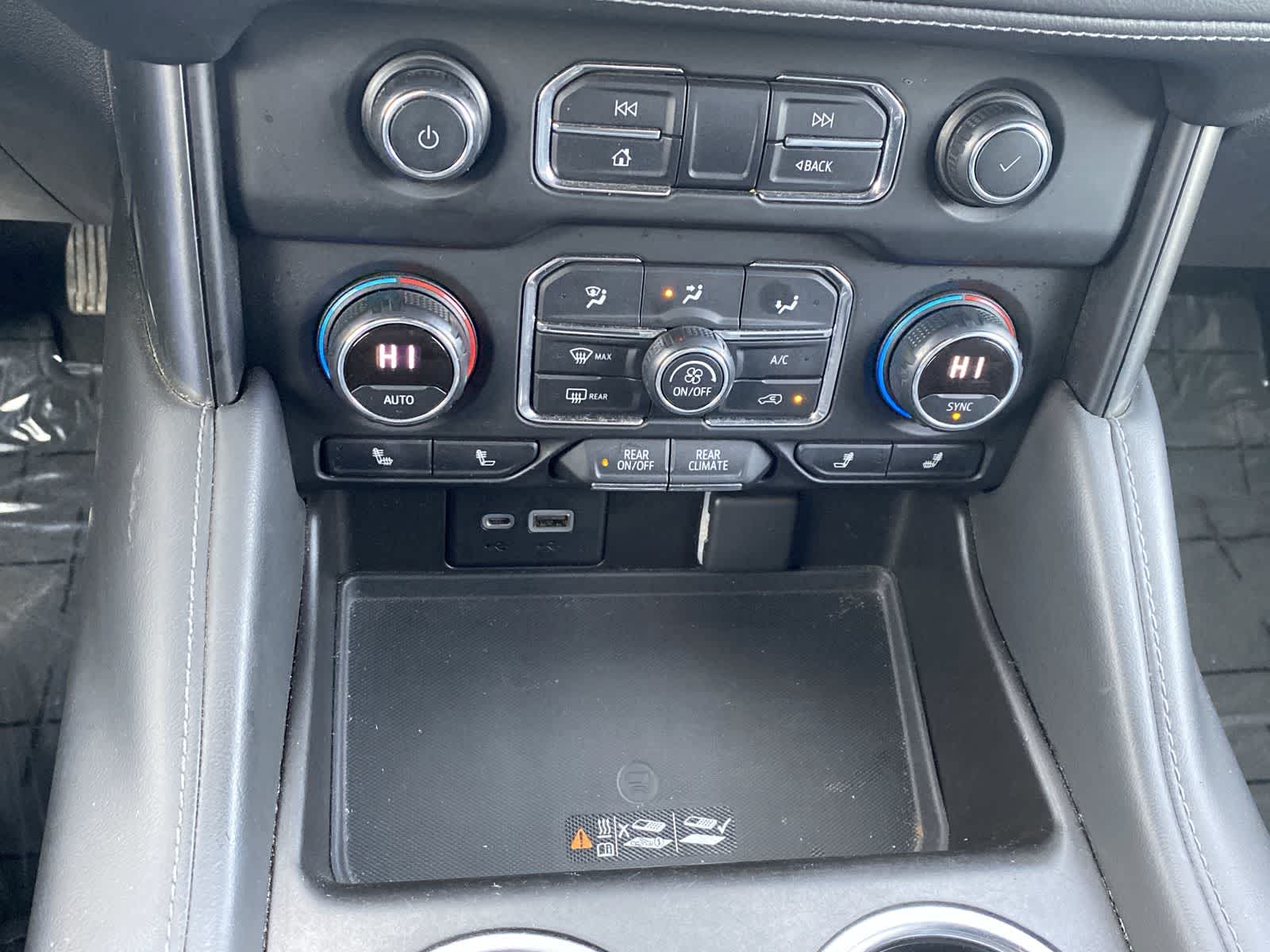 Thumbnail: 2021 Chevrolet Suburban - 24