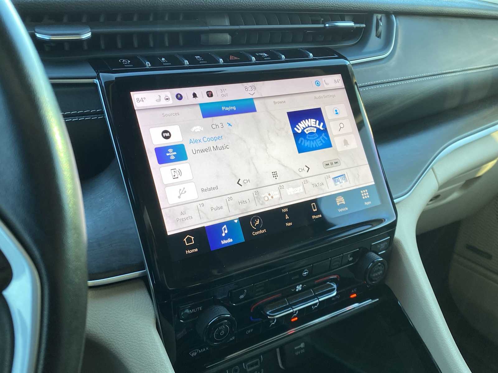 Thumbnail: 2022 Jeep Grand Cherokee - 26