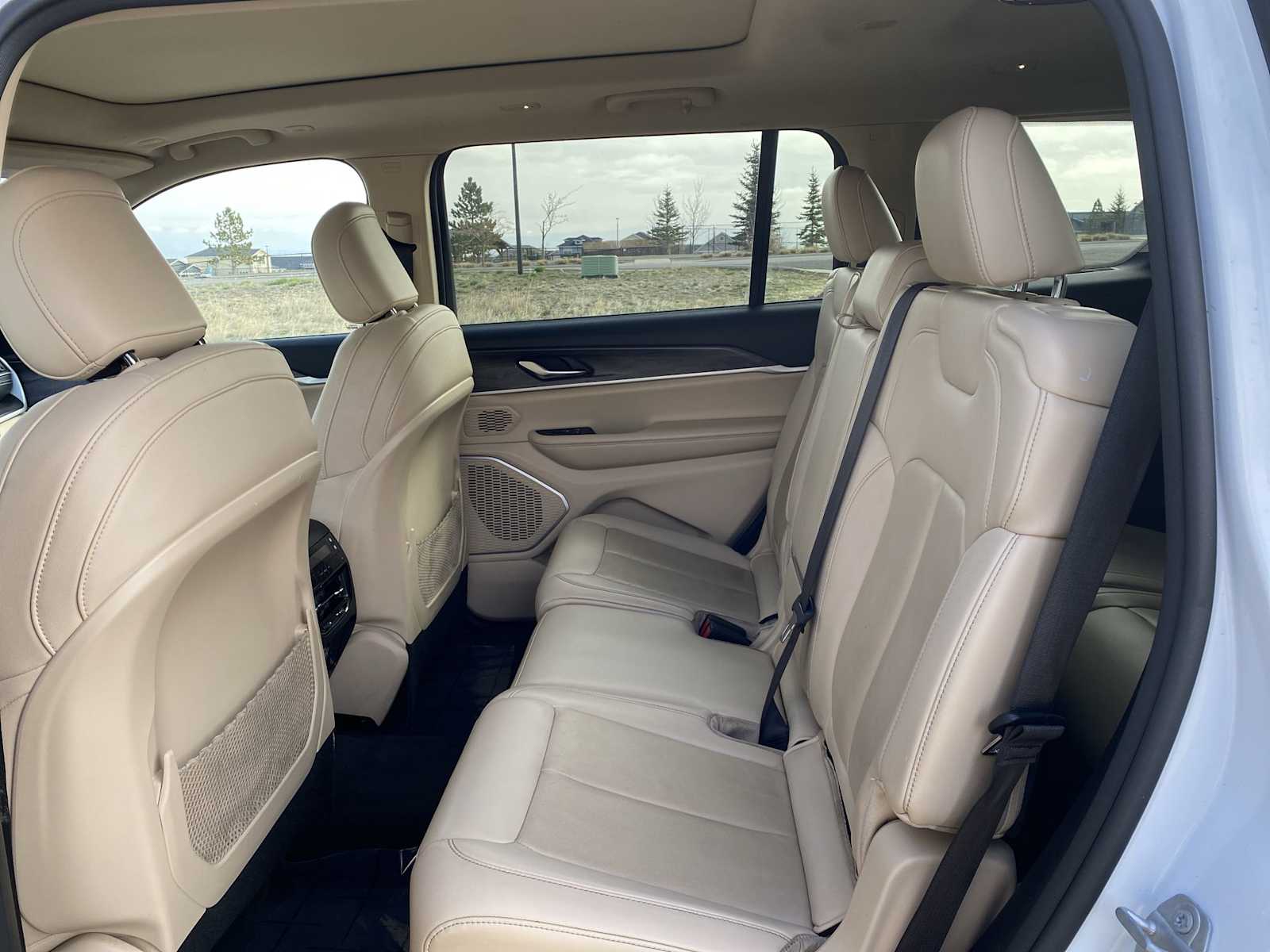 Thumbnail: 2022 Jeep Grand Cherokee - 37