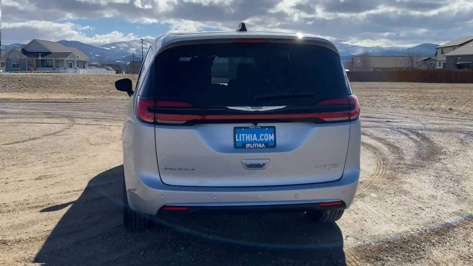 Thumbnail: 2026 Chrysler Pacifica - 7