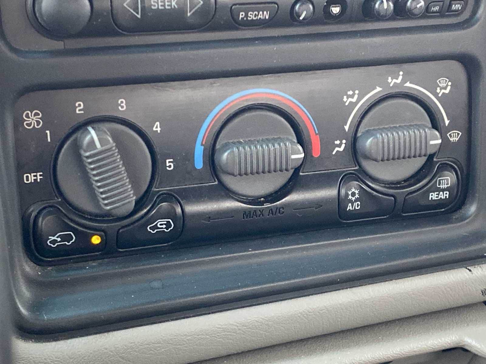 Thumbnail: 2000 Chevrolet Silverado 1500 - 24