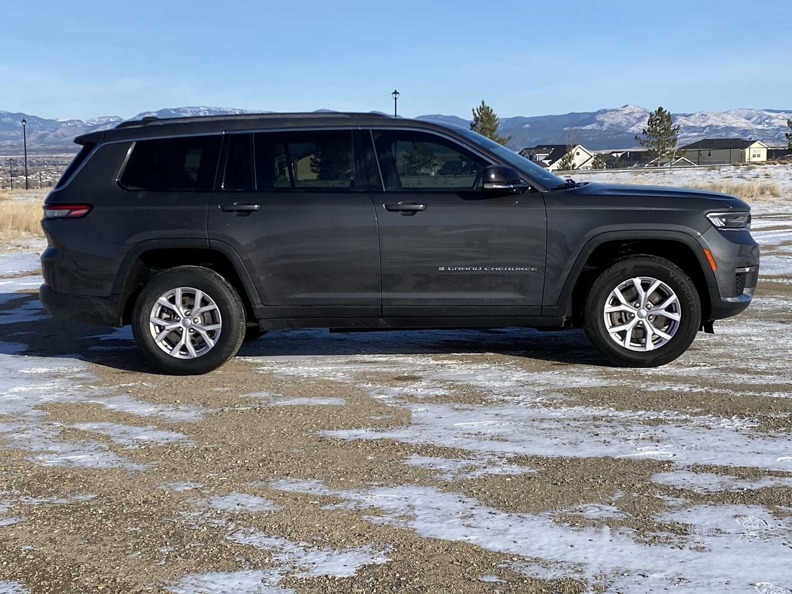 Thumbnail: 2022 Jeep Grand Cherokee - 22