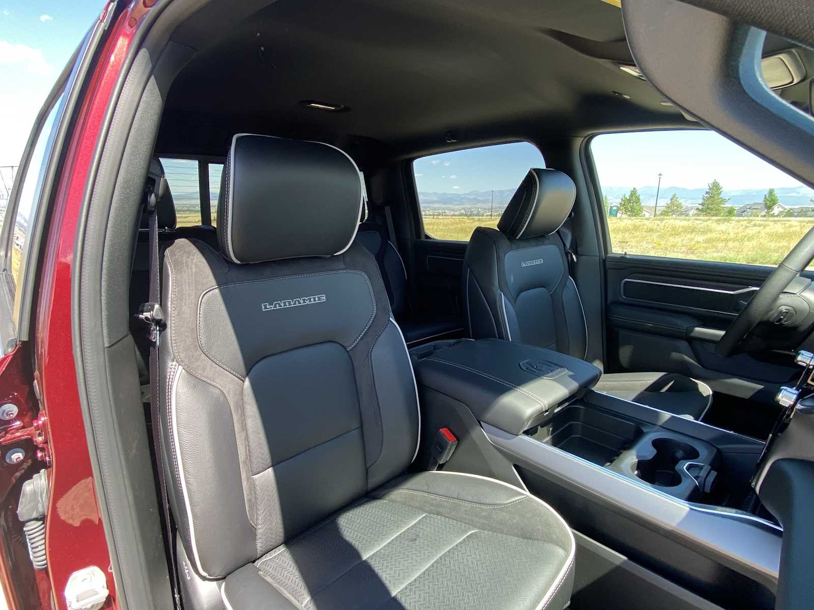 Thumbnail: 2026 RAM 1500 - 17
