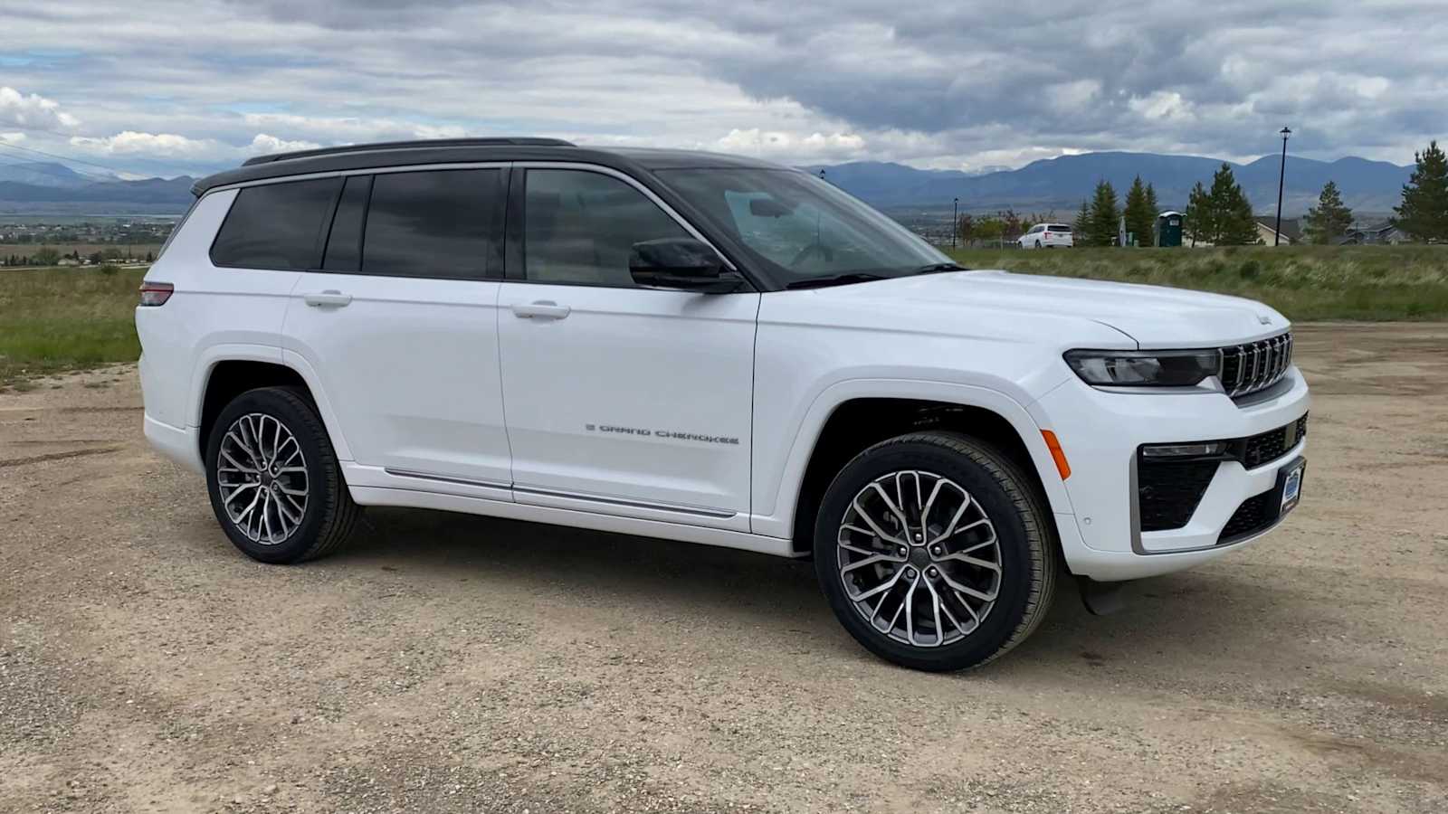 Thumbnail: 2026 Jeep Grand Cherokee - 2