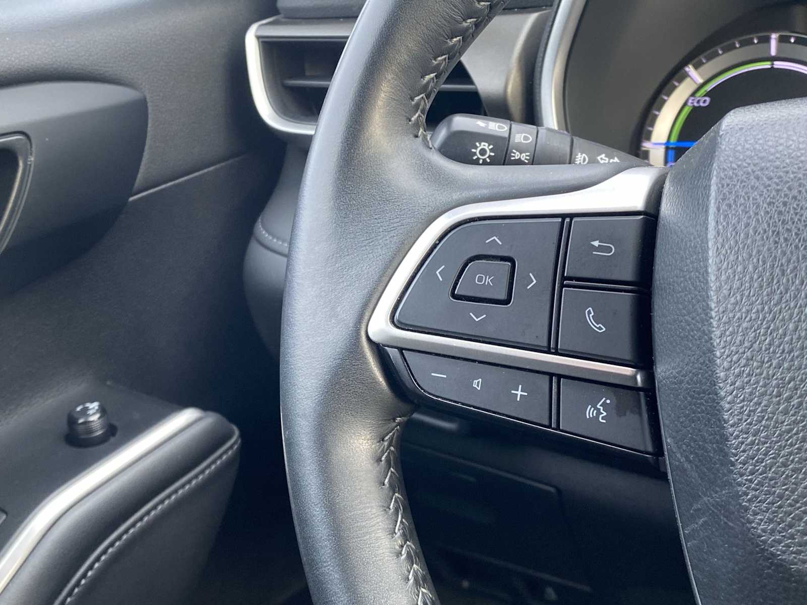 Thumbnail: 2022 Toyota Highlander - 32