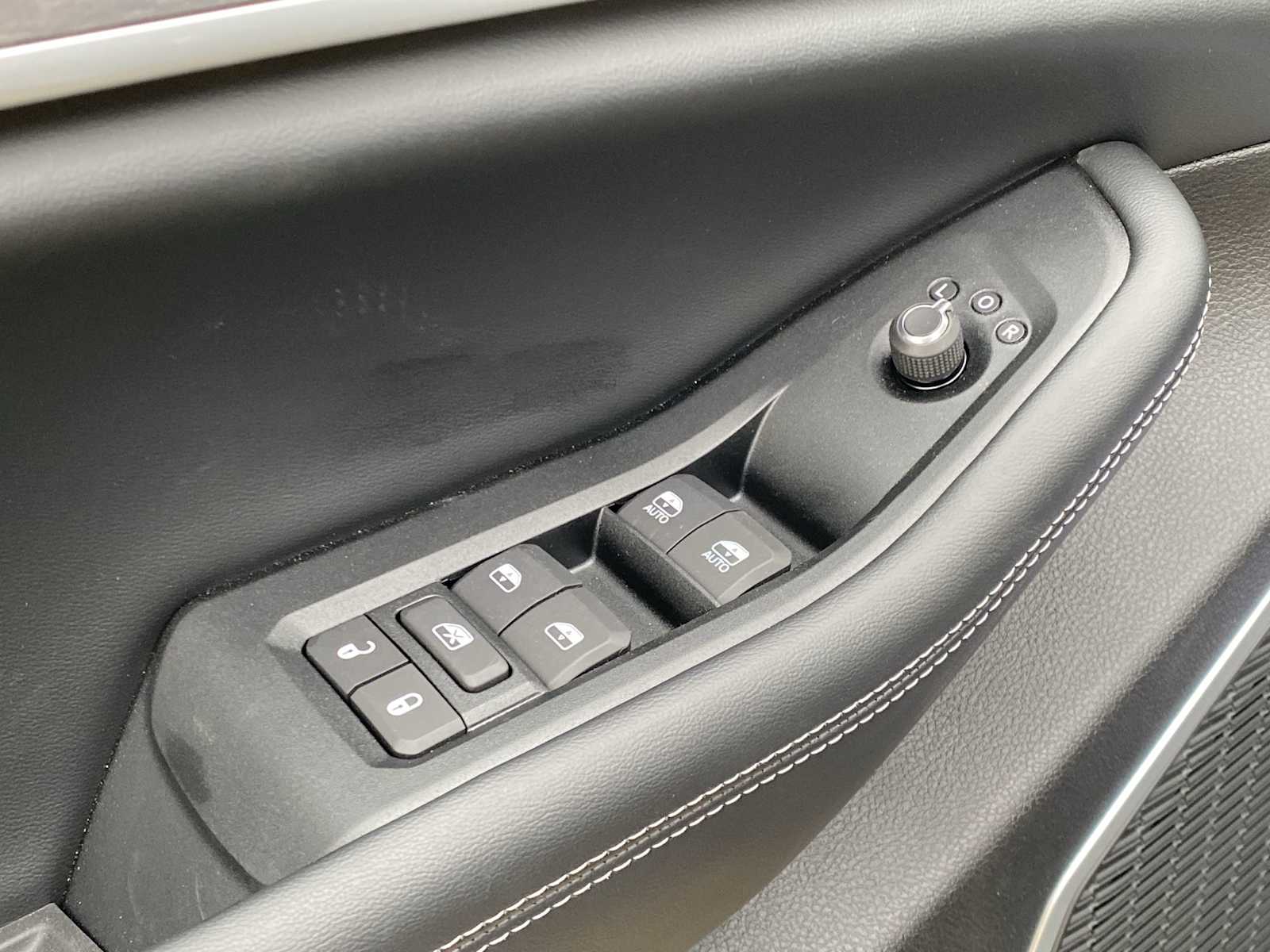 Thumbnail: 2026 Jeep Grand Cherokee - 20