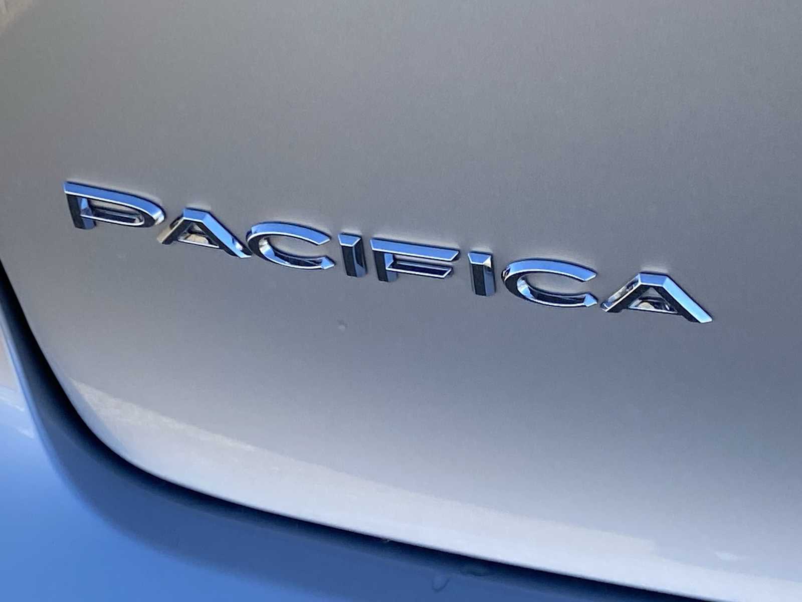 Thumbnail: 2026 Chrysler Pacifica - 15