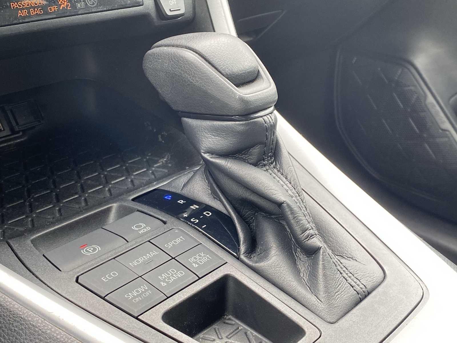 Thumbnail: 2021 Toyota RAV4 - 19