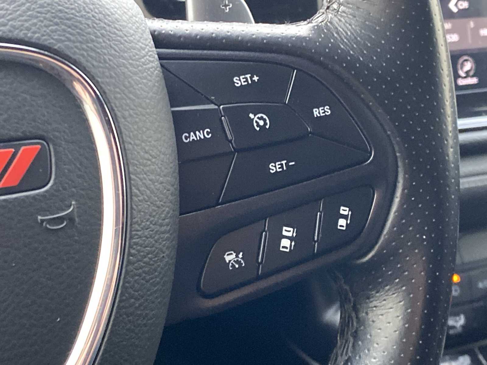 Thumbnail: 2022 Dodge Durango - 32