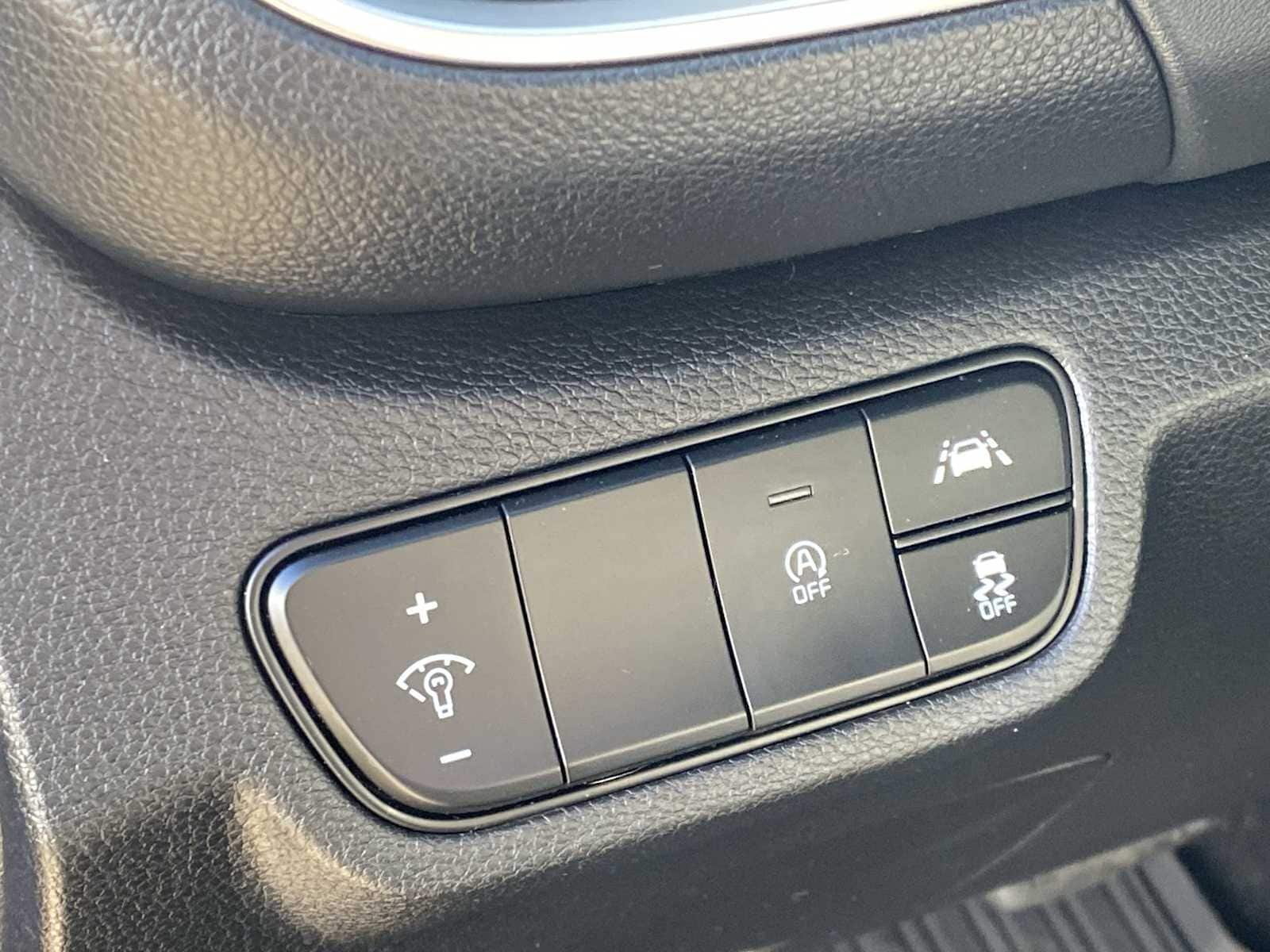 Thumbnail: 2023 Kia Seltos - 22