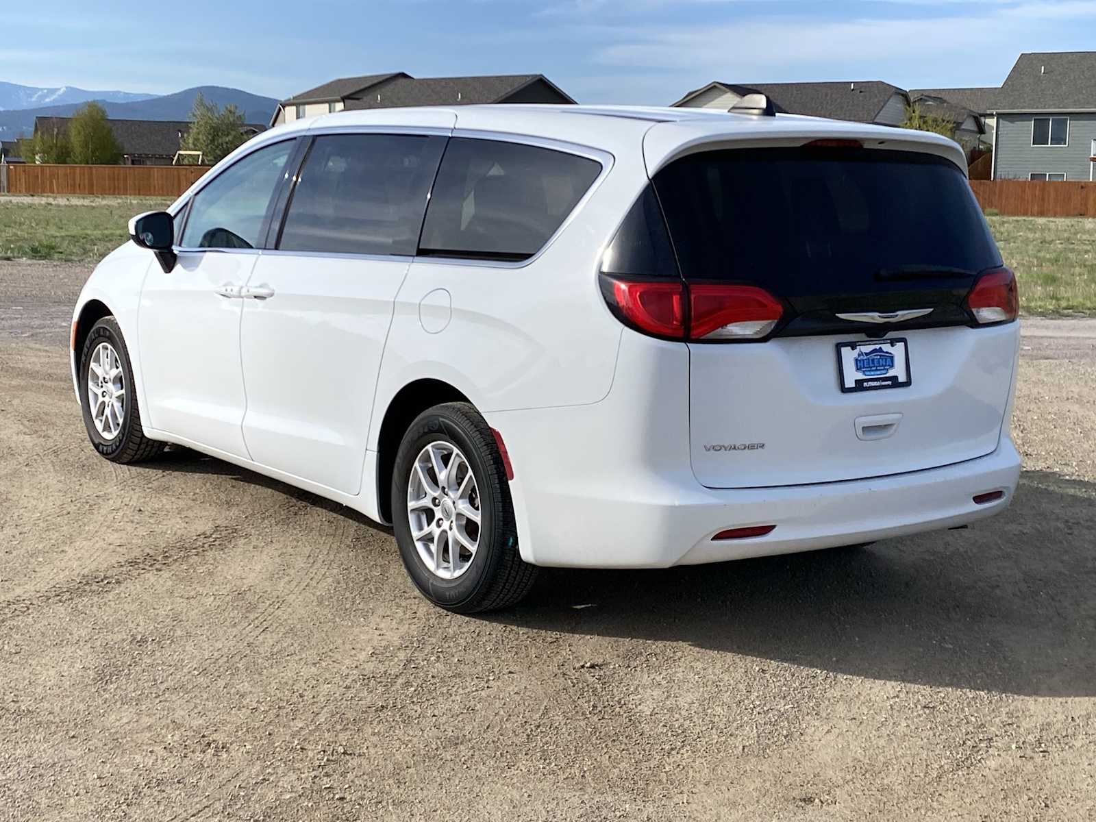Thumbnail: 2023 Chrysler Voyager - 12