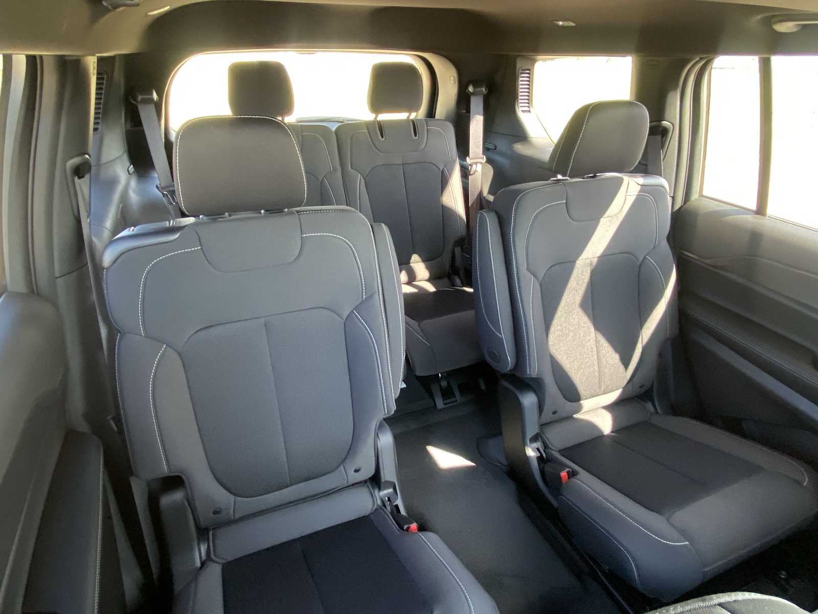 Thumbnail: 2025 Jeep Grand Cherokee - 16